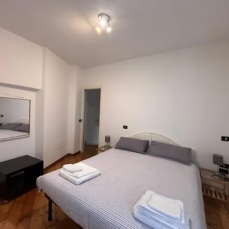 Casa Elizabeth Centromare Apartment *
